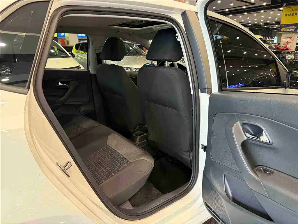 Volkswagen Polo 2018 1.5L Auto Comfort фото 7
