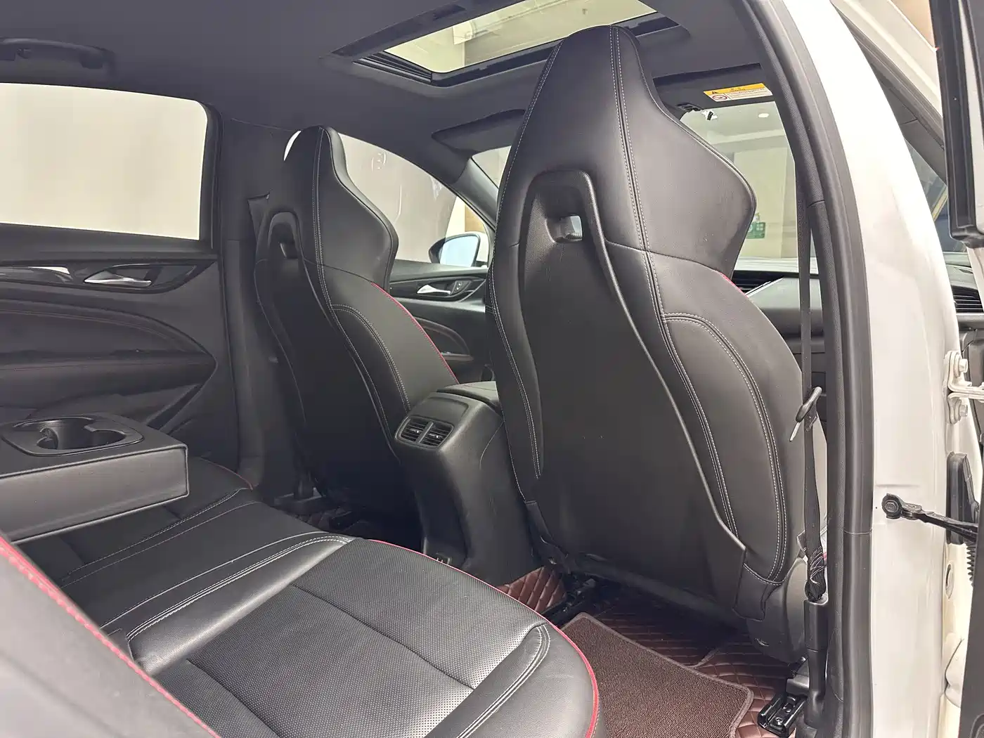 Photo 8 - Buick Regal