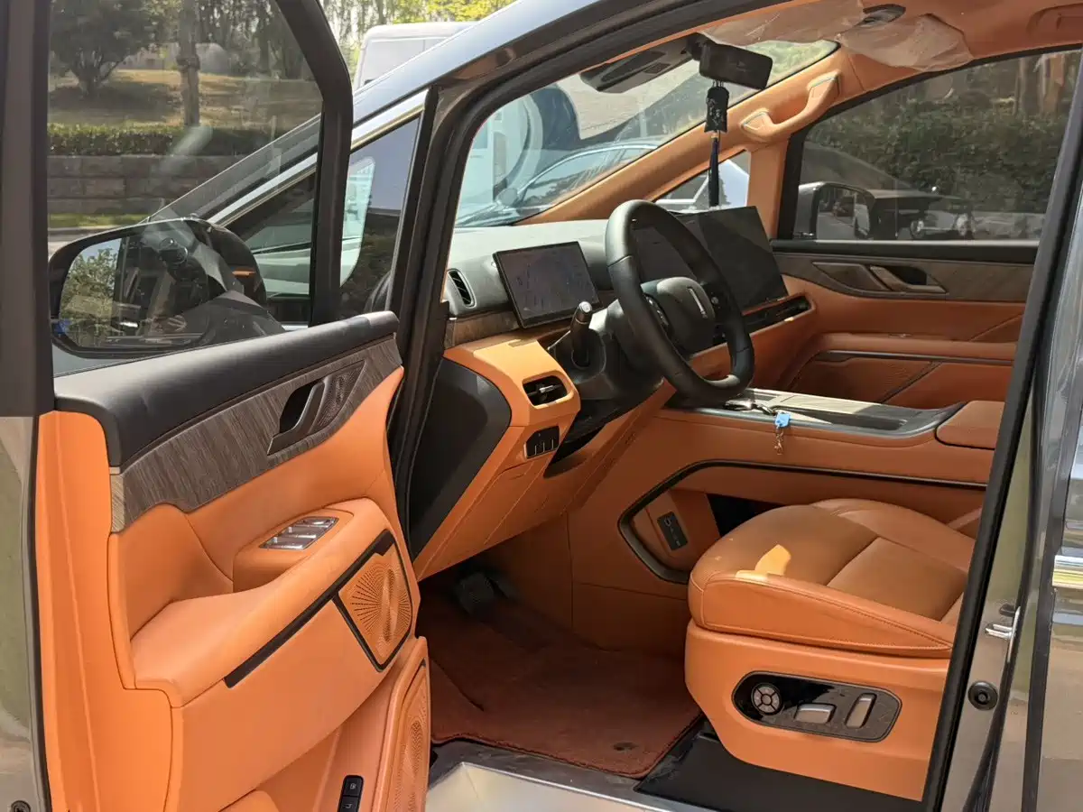 WEY Alpine 2025 2025 AWD Alpine 8