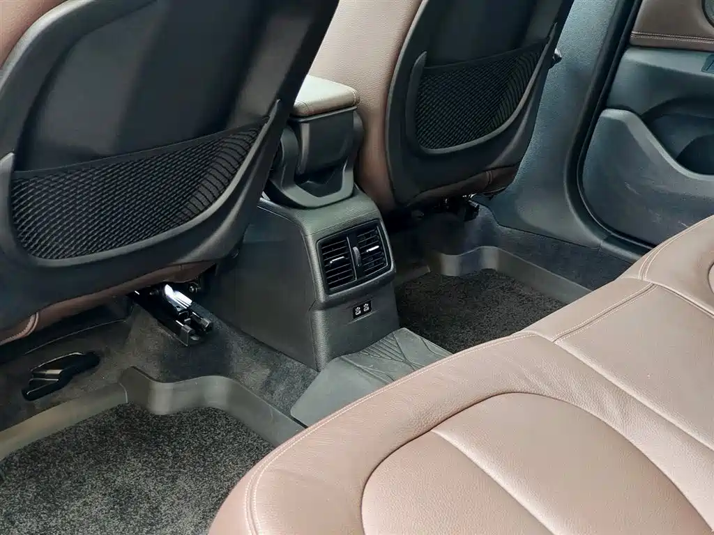 BMW X1 2019 xDrive20Li Premium Model фото 9