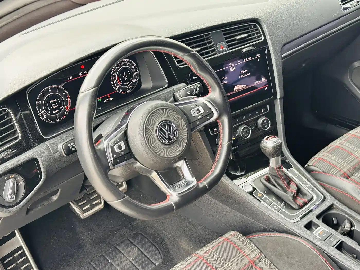 Volkswagen Golf GTI 2018 2.0TSI GTI фото 5