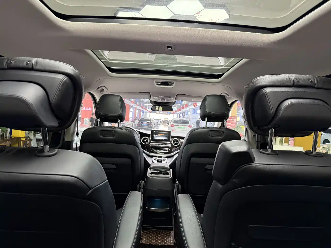 Mercedes-Benz V-Class 2018 V 260 Premium Edition China VI фото 17
