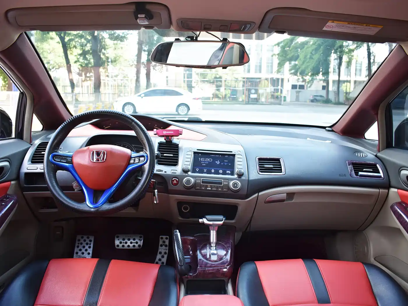 Photo 14 - Honda Civic