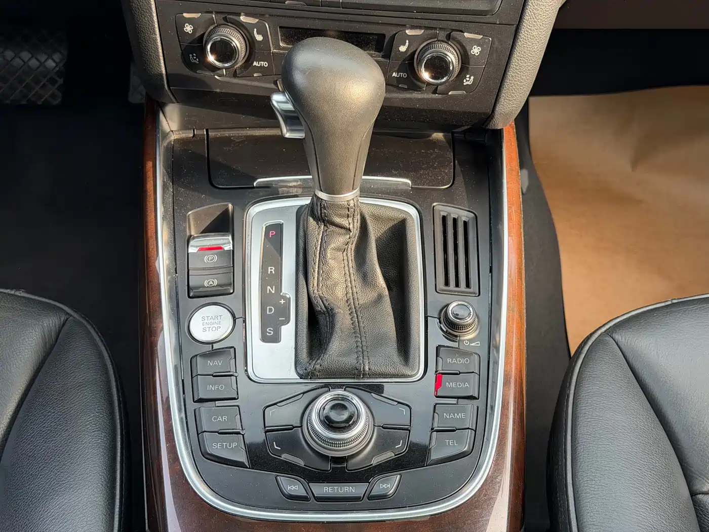 Audi Q5 2012 2.0TFSI Comfort фото 24