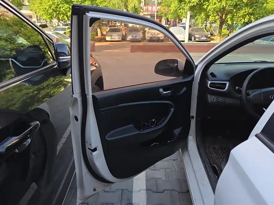 Hyundai Verna 2017 1.4L Manual Color Edition (China V) фото 7