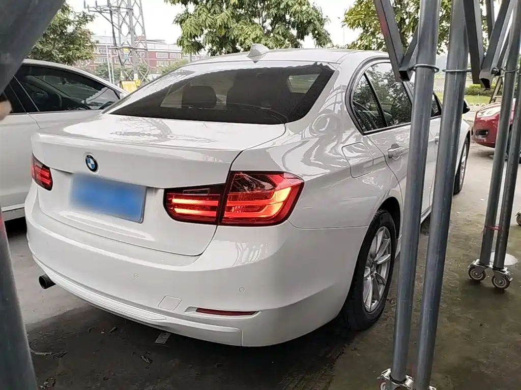 BMW 3 Series 2015 316i Progressive фото 5