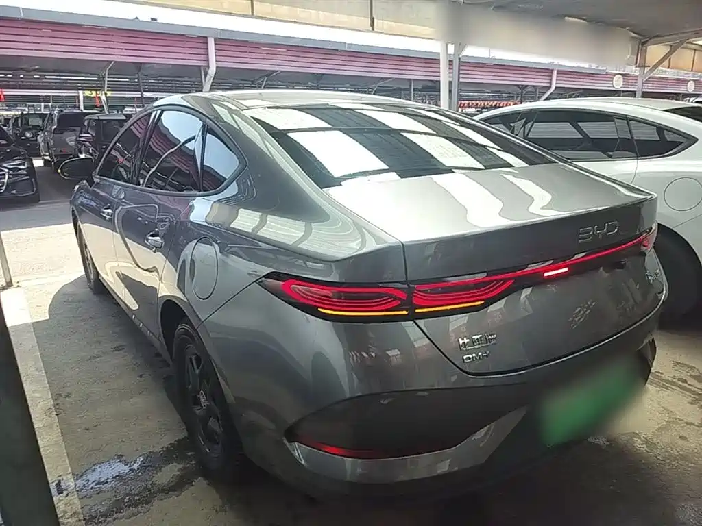 BYD Qin PLUS 2025 DM-i Smart Drive 55KM Leader фото 5