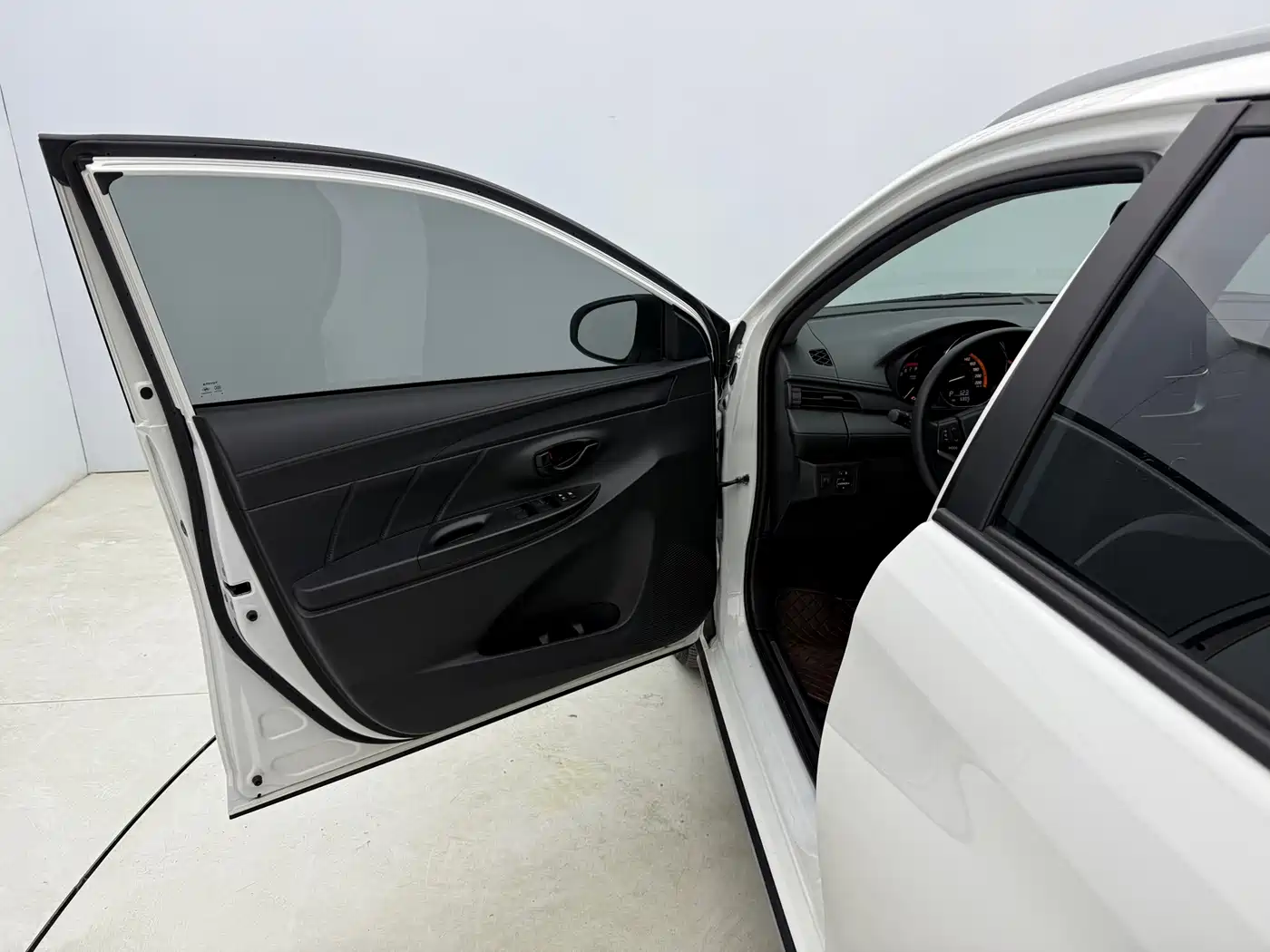 Toyota YARiS L Zhi Xuan 2022 Zhi Xuan X 1.5L CVT Leading PLUS Edition фото 21
