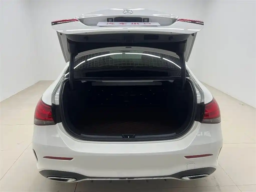 Mercedes-Benz A-Class 2022 A 180 L Sport Sedan фото 8