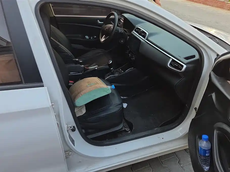 Hyundai Verna 2017 1.4L Manual Color Edition (China V) фото 8