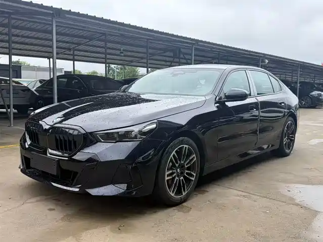 BMW 5 Series 2025 530Li Leading M Sport Package