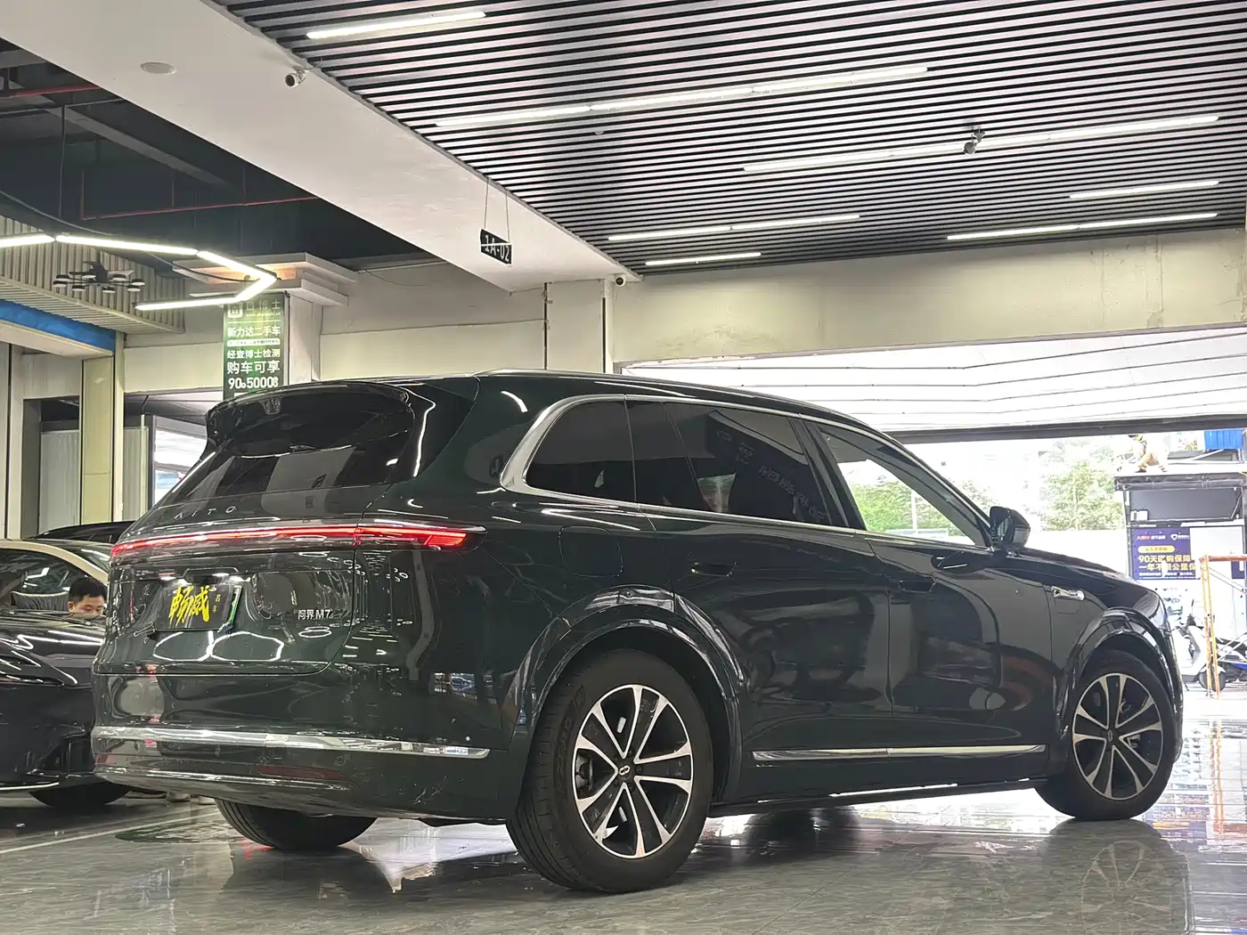 AITO Wenjie AITO M7 2026 Extended Range Ultra AWD 5-Seater фото 6