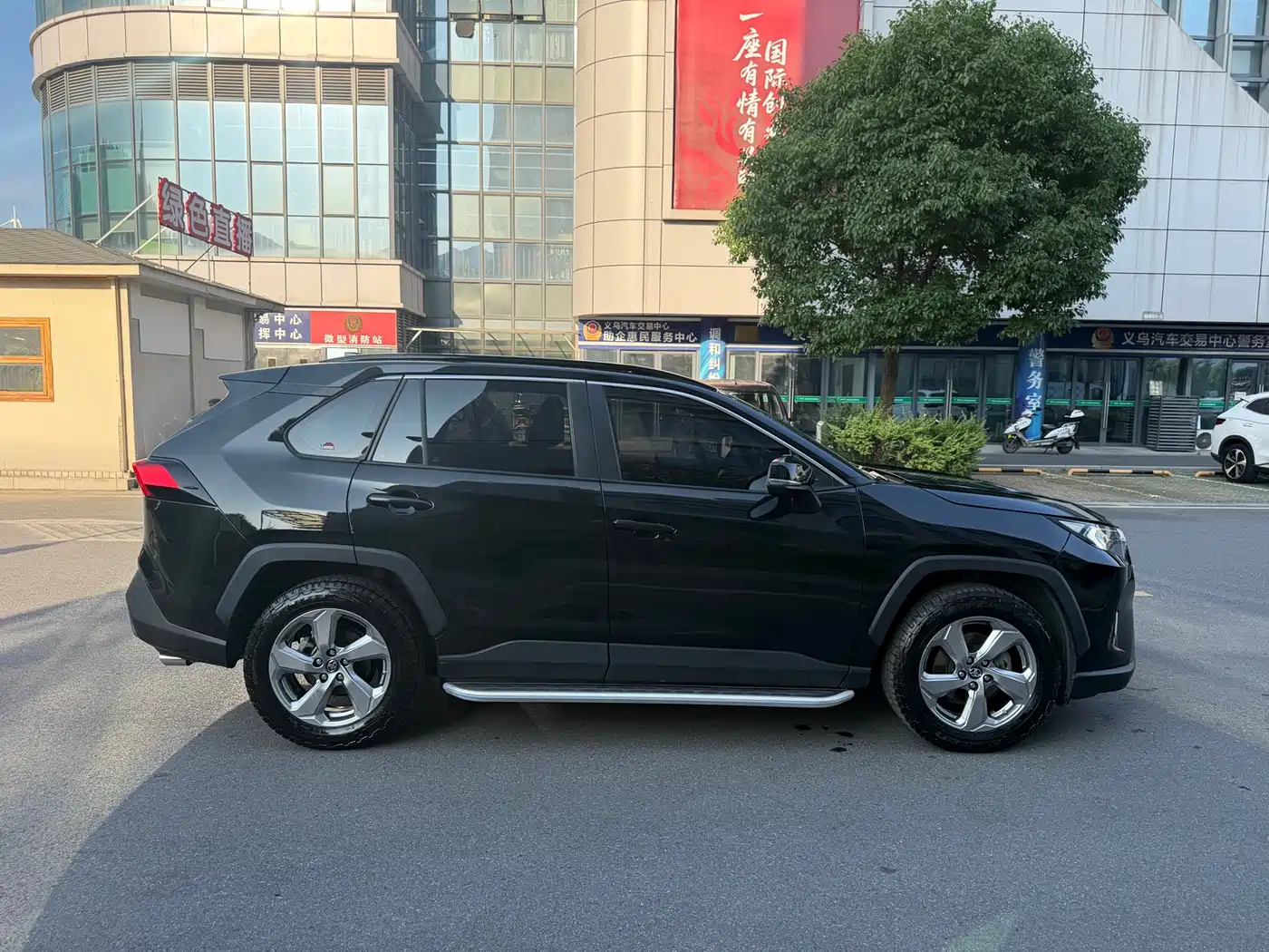 Toyota RAV4 Rongfang 2022 2.0L CVT 2WD Trend Edition фото 4