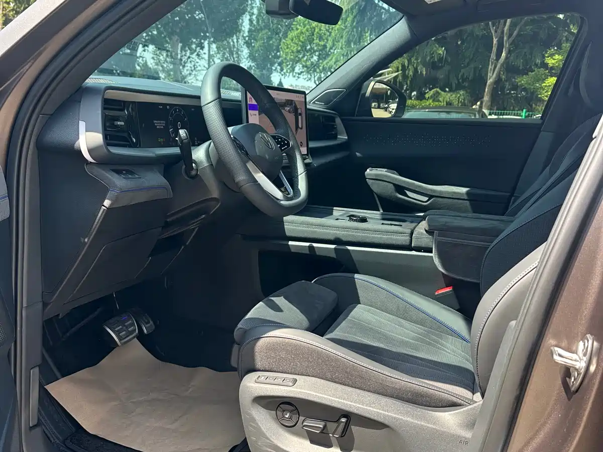 Volkswagen Teramont 2025 Teramont Pro 450TSI 4WD Summit Edition фото 4
