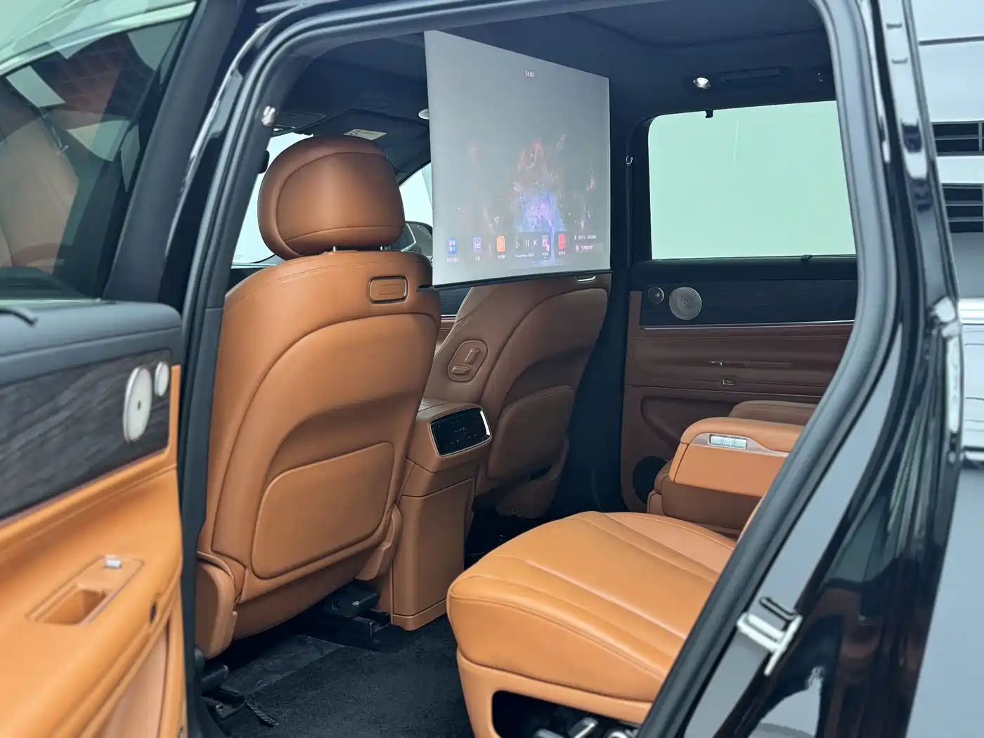 AITO Wenjie AITO M9 2024 Range Extender Ultra 52kWh 6-seater фото 6