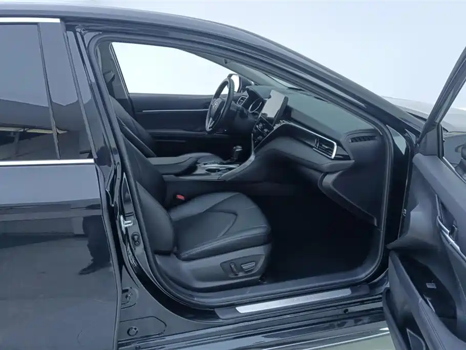 Toyota Camry 2023 2.0G Luxury Edition фото 8