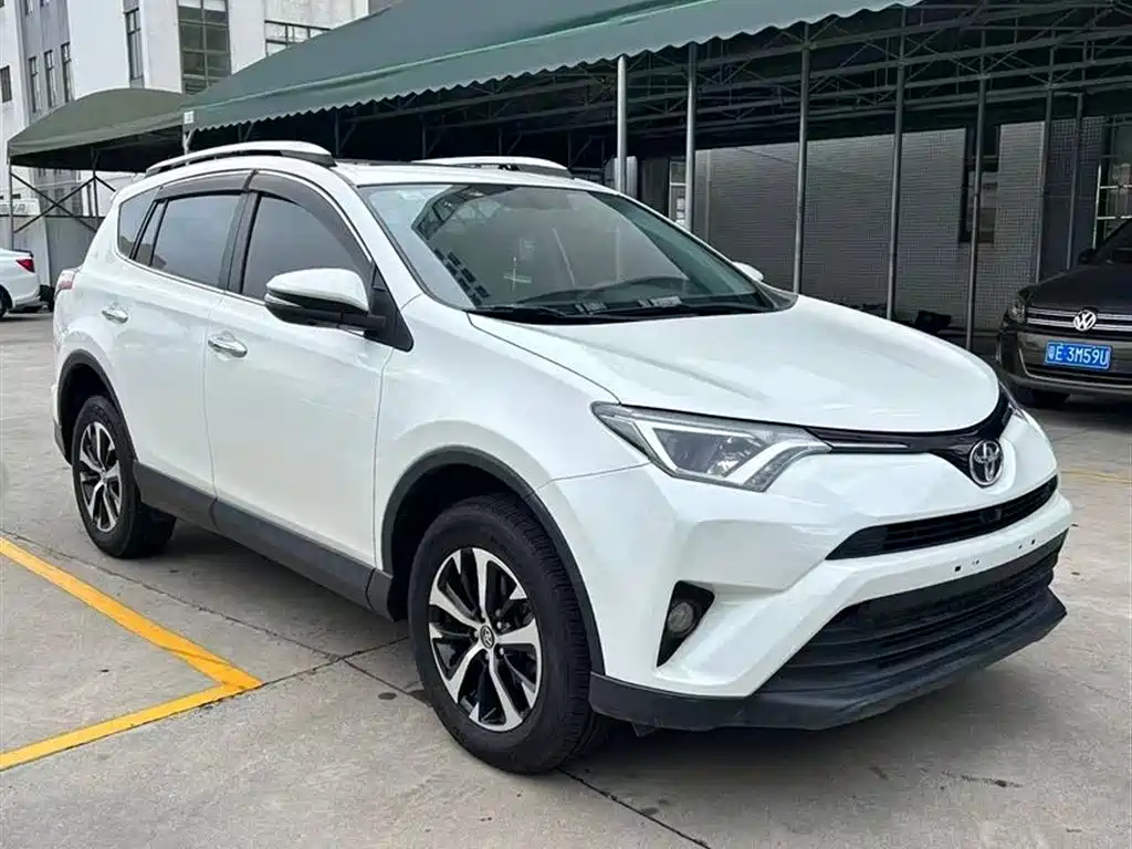 Toyota RAV4 Rongfang 2016 2.0L CVT 2WD Trend (China V) фото 3