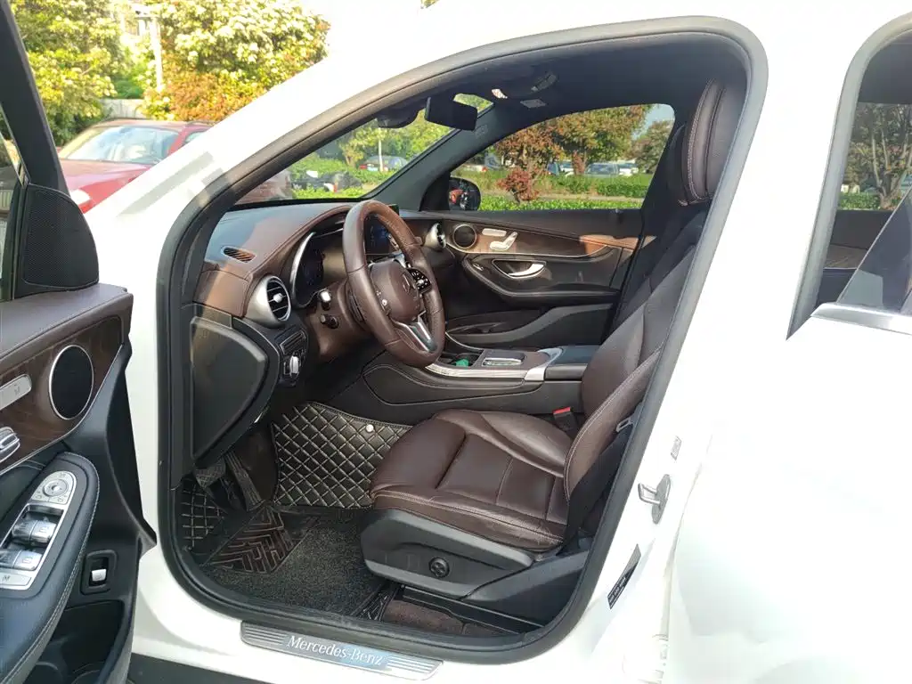Mercedes-Benz GLC 2020 Facelift GLC 300 L 4MATIC Dynamic фото 4