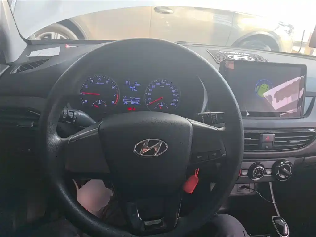 Hyundai Elantra 2018 1.6L Automatic Pleasing Edition GL China VI фото 10