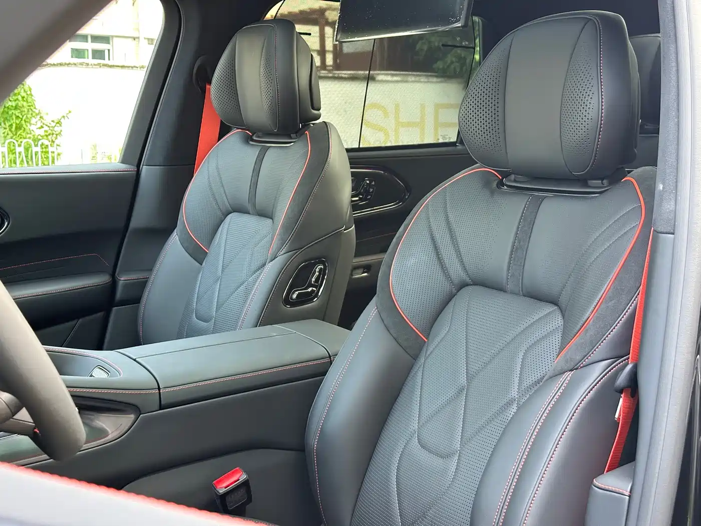 ZEEKR 8X 2026 2026 Model Dark Edition 5-Seater