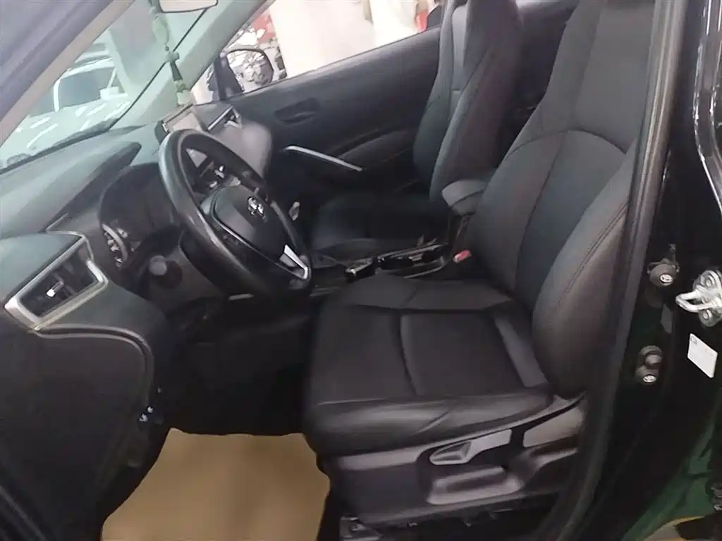 Toyota Frontlander 2022 2.0L CVT Elite фото 15