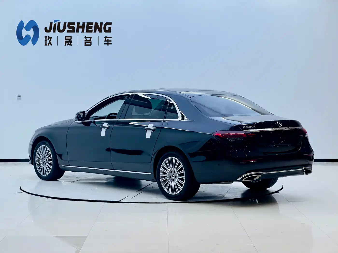 Mercedes-Benz E-Class 2022 Second Facelift E 300 L Luxury фото 3