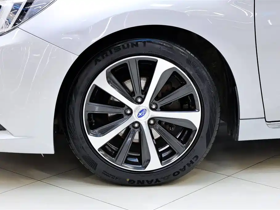 Subaru Legacy 2016 2.5i AWD Glory Edition фото 13