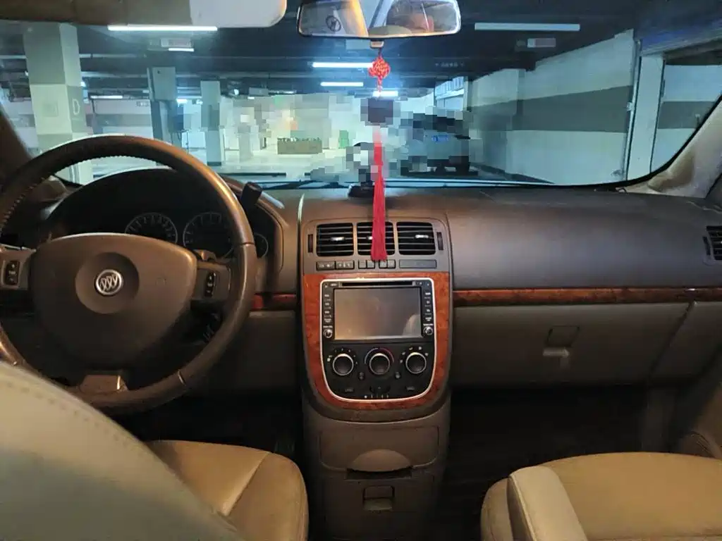 Buick GL8 2011 2011 2.4L LT Executive Edition