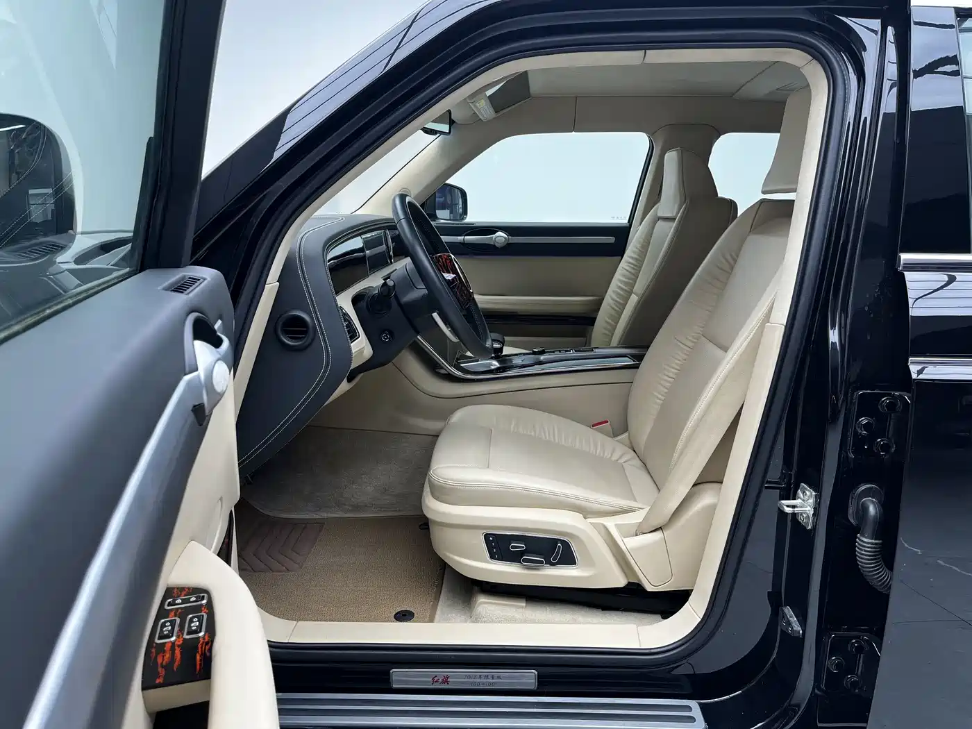 Hongqi National Gift 2014 6.0L Prestige Edition фото 11