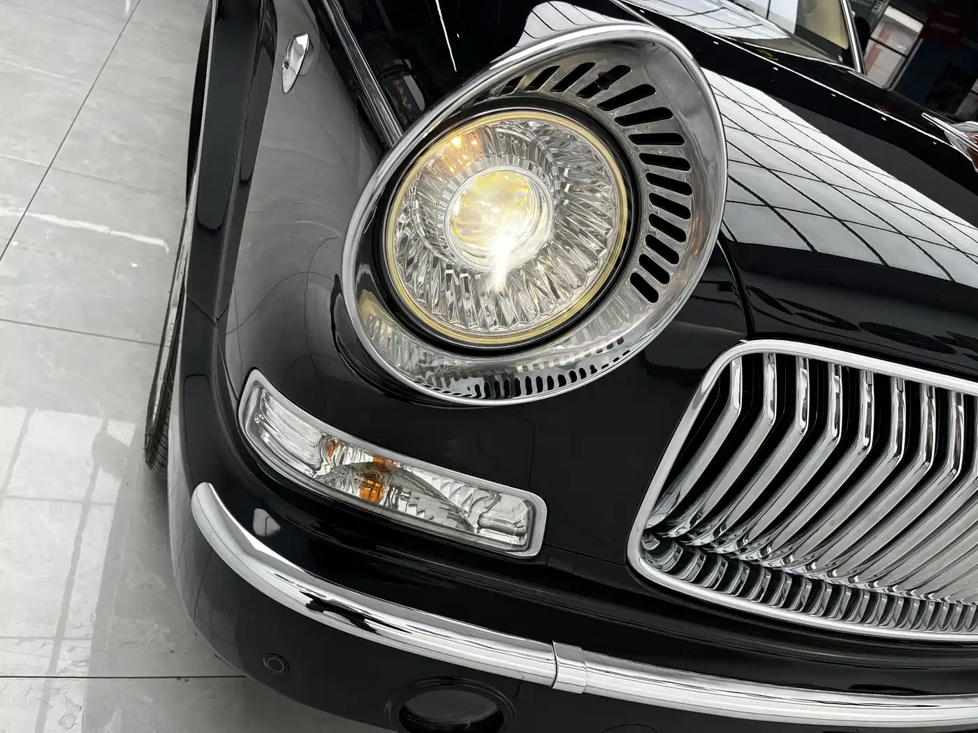 Hongqi National Gift 2014 6.0L Prestige Edition фото 18