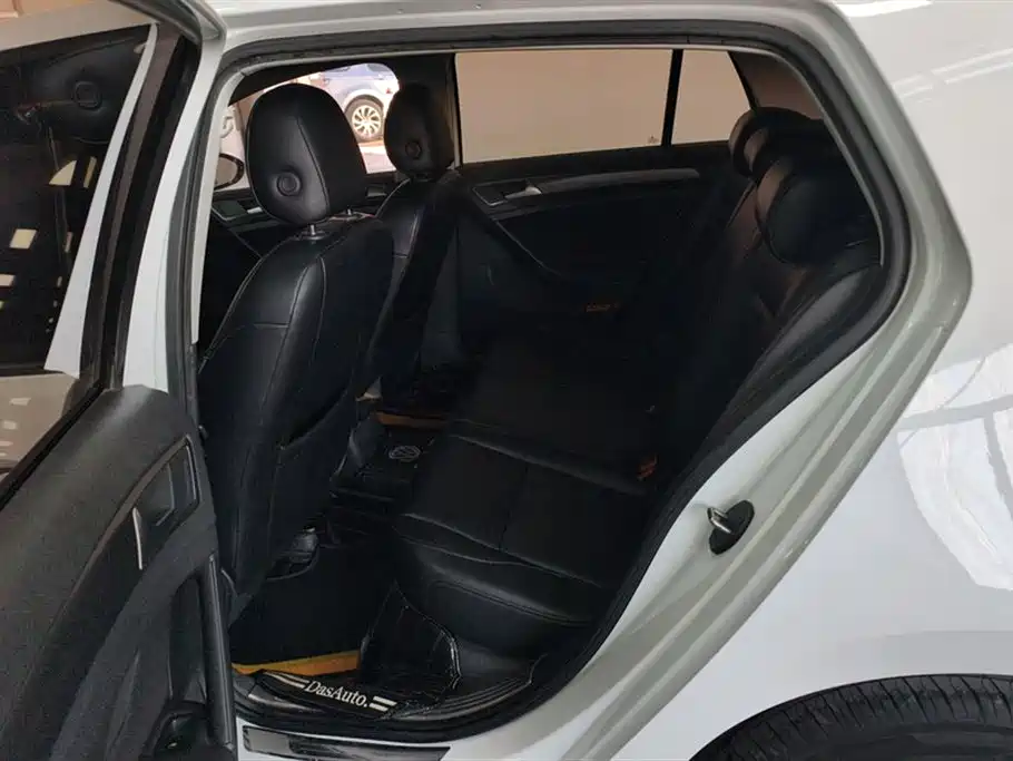 Volkswagen Golf 2015 1.6L Automatic Fashion фото 11