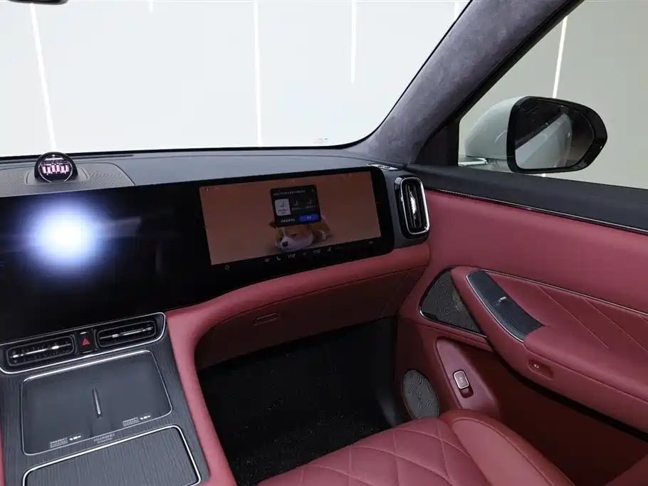 AITO Wenjie AITO M8 2025 Extended Range Ultra 53.4kWh 6-Seater фото 27