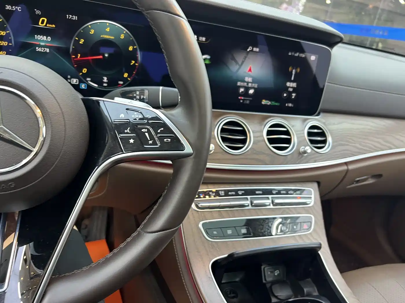 Mercedes-Benz E-Class 2022 Second Facelift E 300 L Luxury фото 12