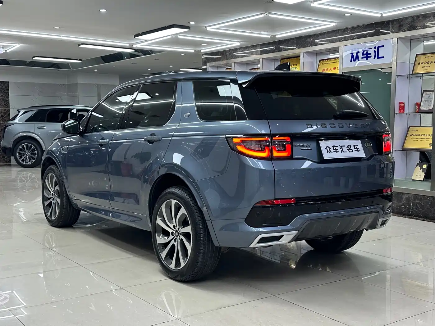 Land Rover Discovery Sport 2020 249PS R-Dynamic Performance фото 4