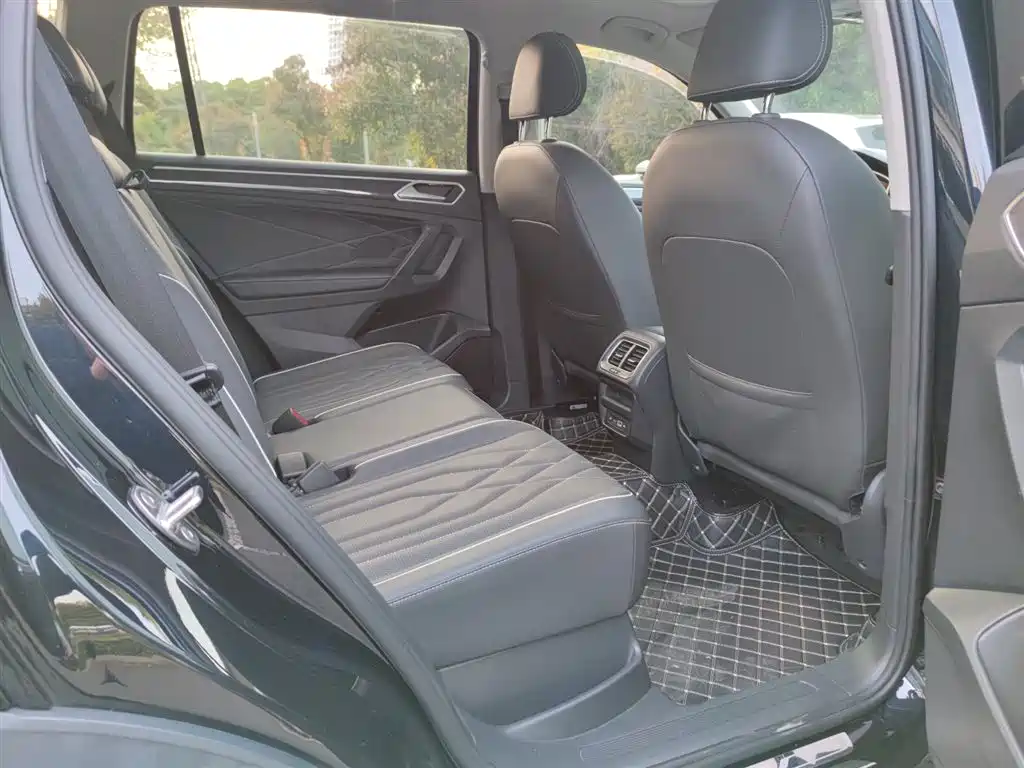 Volkswagen Tiguan L 2022 330TSI Automatic 2WD Smart Edition фото 7