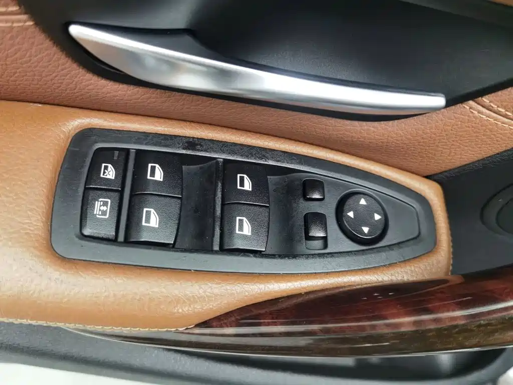 Фото 9 - BMW 3 Series
