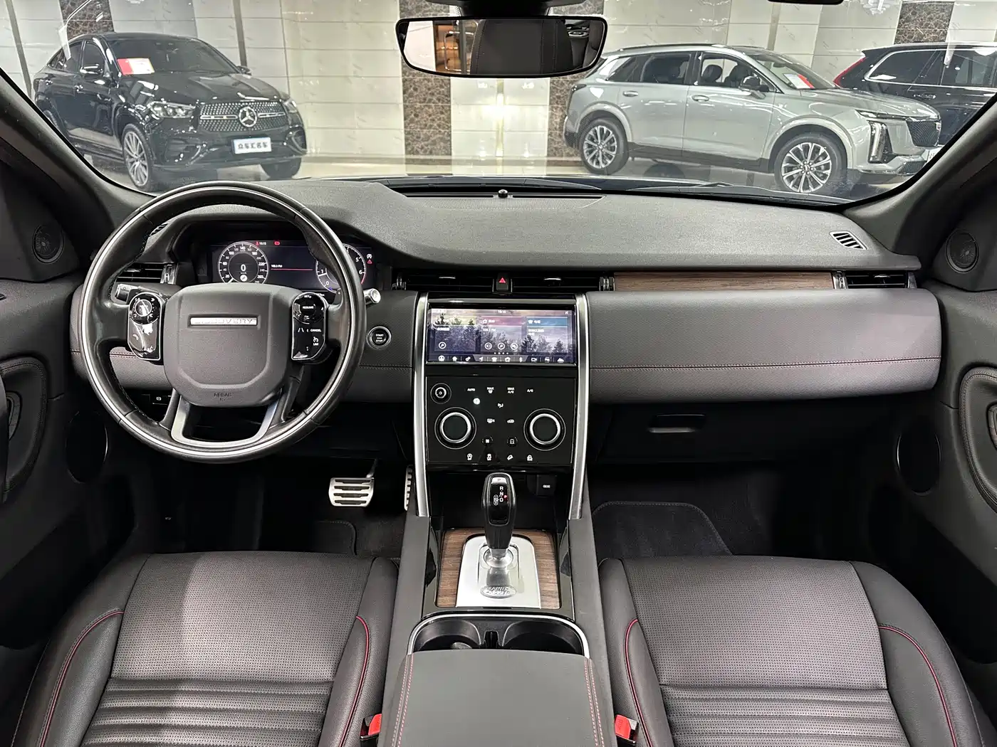 Land Rover Discovery Sport 2020 249PS R-Dynamic Performance фото 14