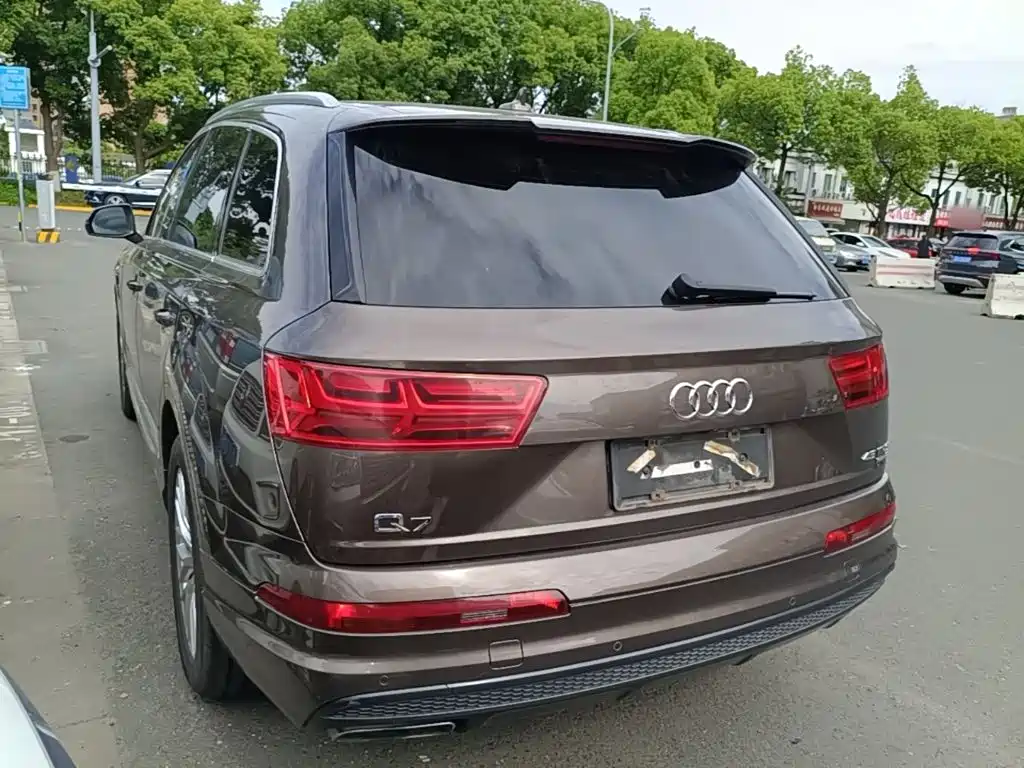 Photo 23 - Audi Q7