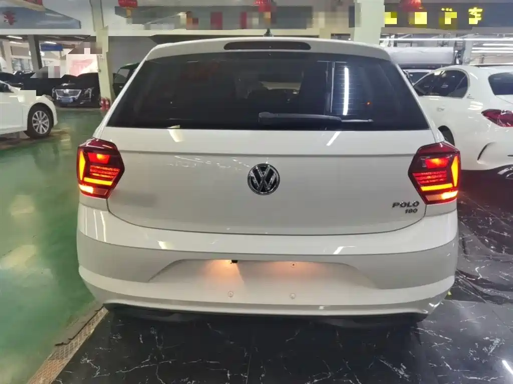 Volkswagen Polo 2019 Plus 1.5L Automatic Panorama Enjoyment Edition фото 6