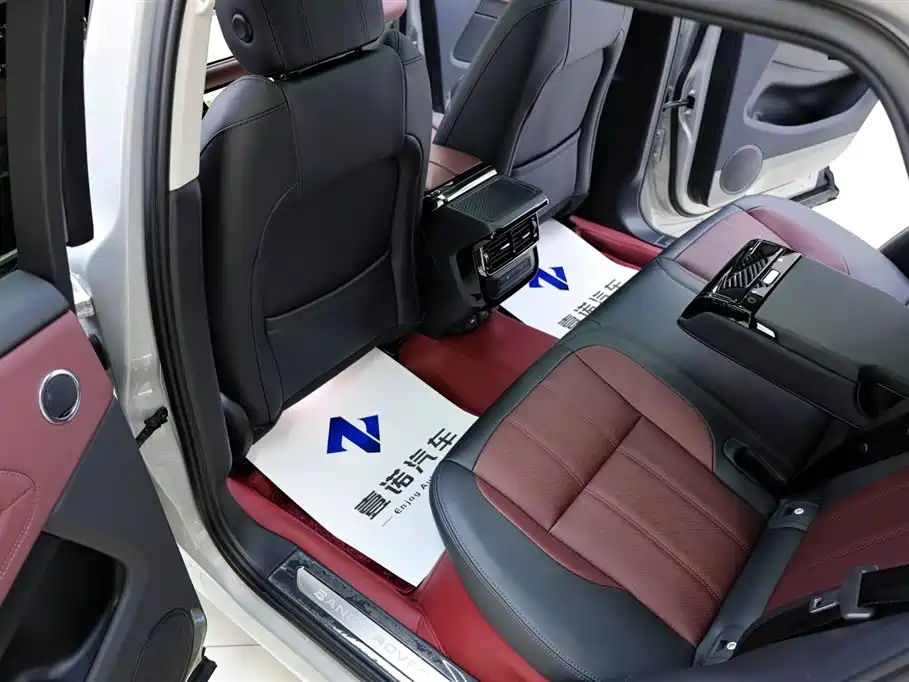 Land Rover Range Rover Evoque 2023 Range Rover Evoque L 249PS Luxury Edition фото 31