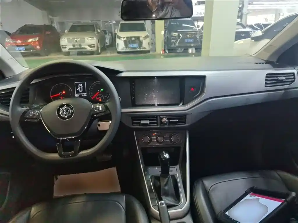 Volkswagen Polo 2019 Plus 1.5L Automatic Panorama Enjoyment Edition фото 10