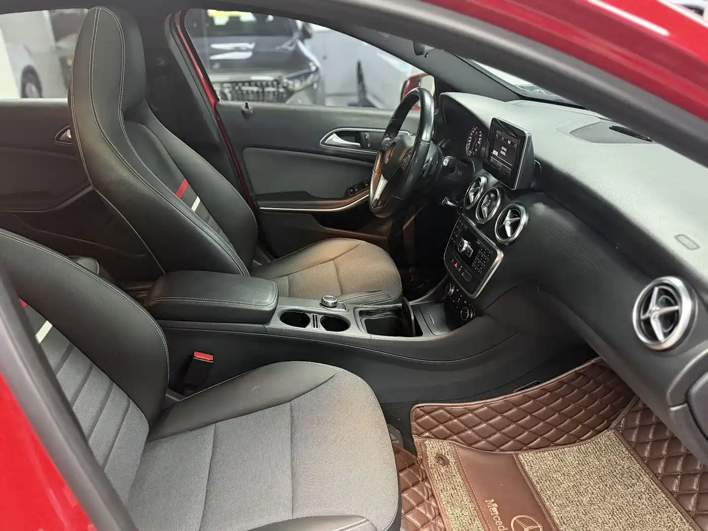 Mercedes-Benz A-Class (Import) 2015 A 180 фото 11