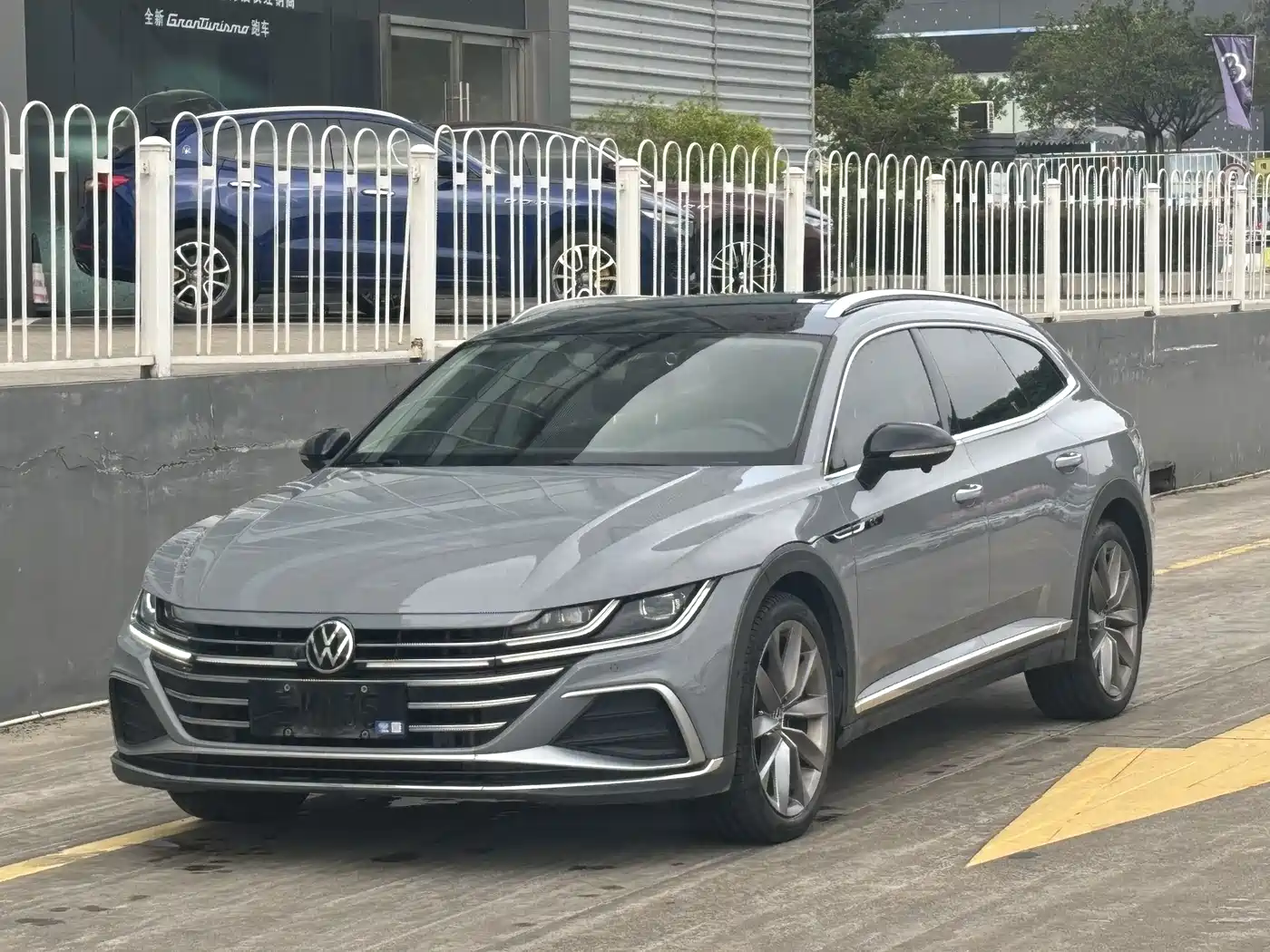 Volkswagen FAW-Volkswagen CC 2023 Shooting Brake 380TSI Hunter's Heart Edition