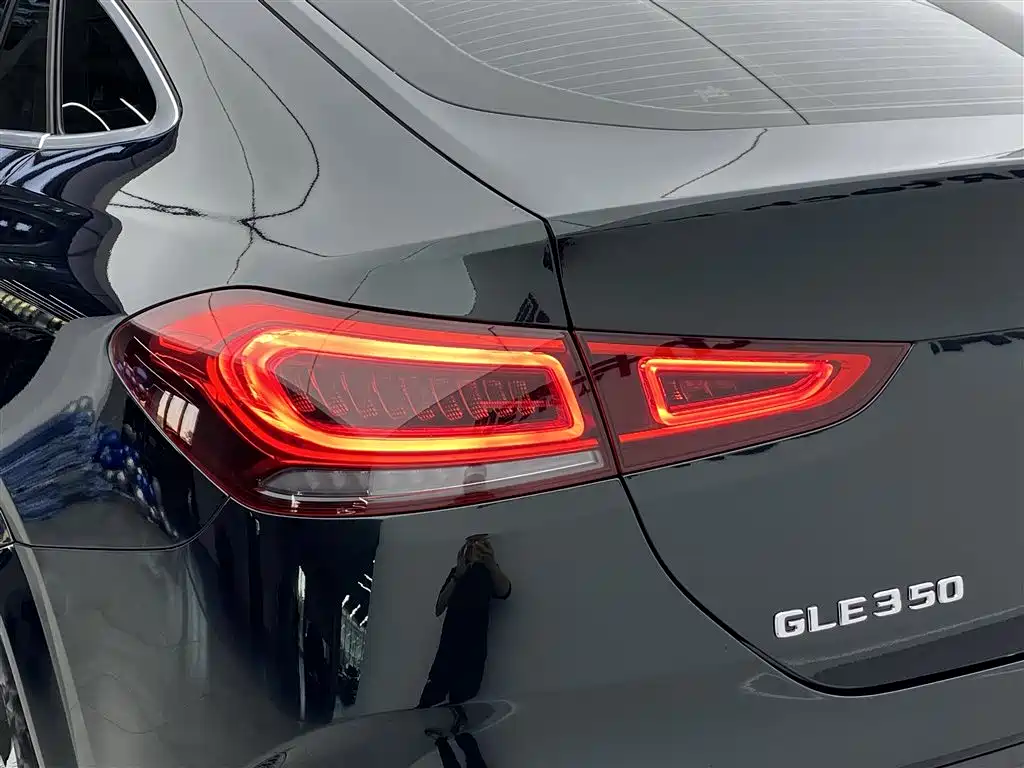 Mercedes-Benz GLE Coupe 2020 GLE 350 4MATIC Coupe SUV Fashion фото 32