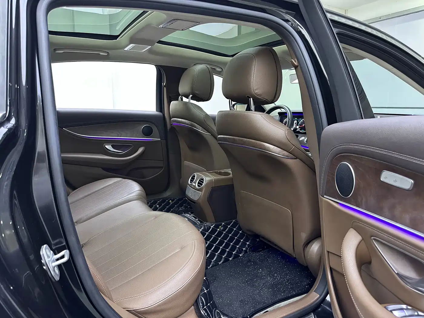 Mercedes-Benz E-Class 2020 E 260 L фото 9