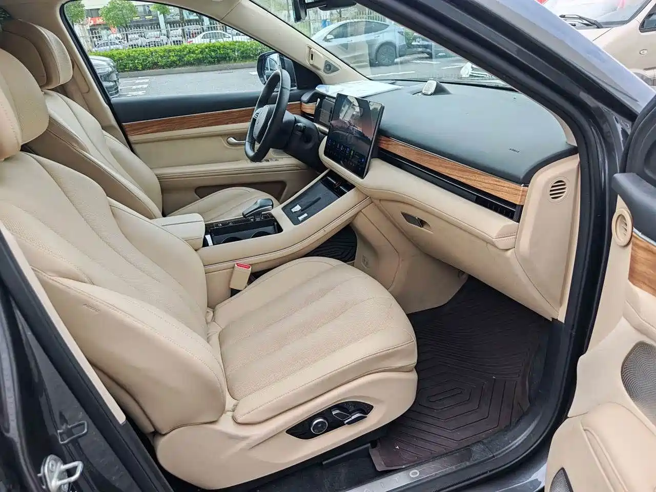 AITO Wenjie AITO M7 2022 1.5T RWD Comfort Edition фото 5