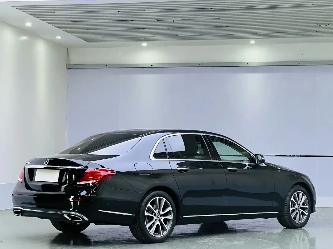 Mercedes-Benz E-Class 2020 E 260 L фото 4