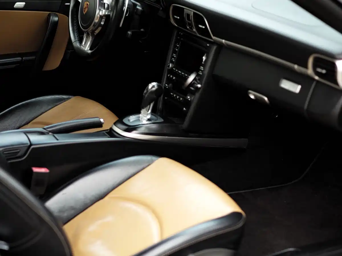 Porsche 911 2011 Edition Style 3.6L Hardtop фото 17