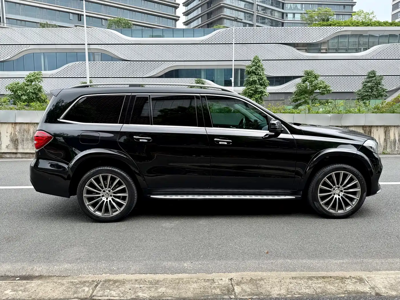 Mercedes-Benz GLS 2016 GLS 400 4MATIC Luxury фото 7