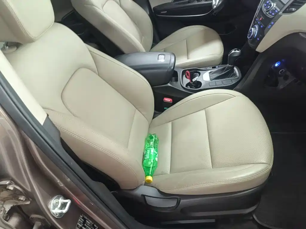Фото 25 - Hyundai Santa Fe